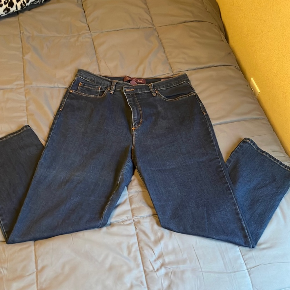 Gloria Vanderbilt Amanda jeans, size 14 P
